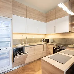 https://friendly-apartments-in-prague.praguehotelsweb.com